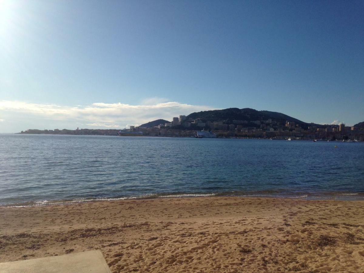 אז'אקסיו Studio Pieds Dans L'Eau מראה חיצוני תמונה